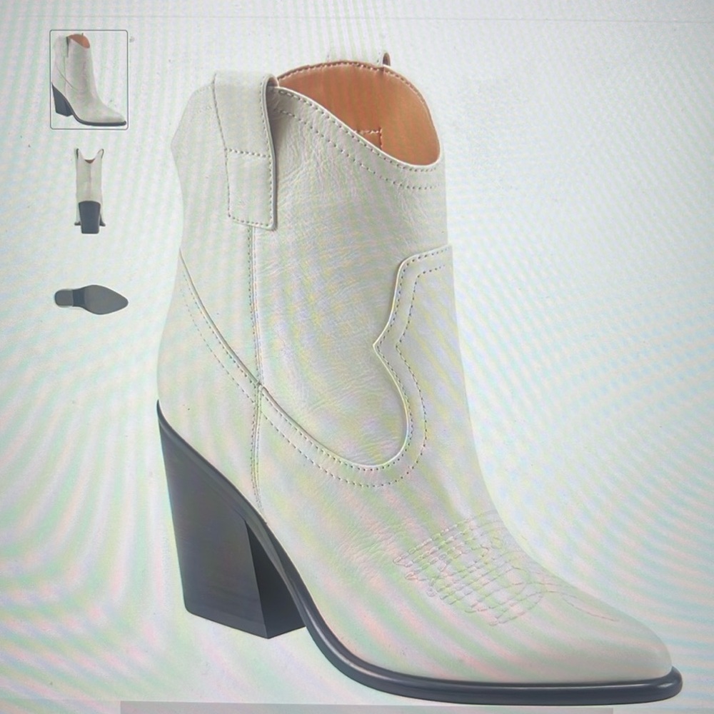LIKE NEW! MARC FISHER LTD JALELLA LEATHER BOOTIE IN IVORY - Size 7 (worn once!)